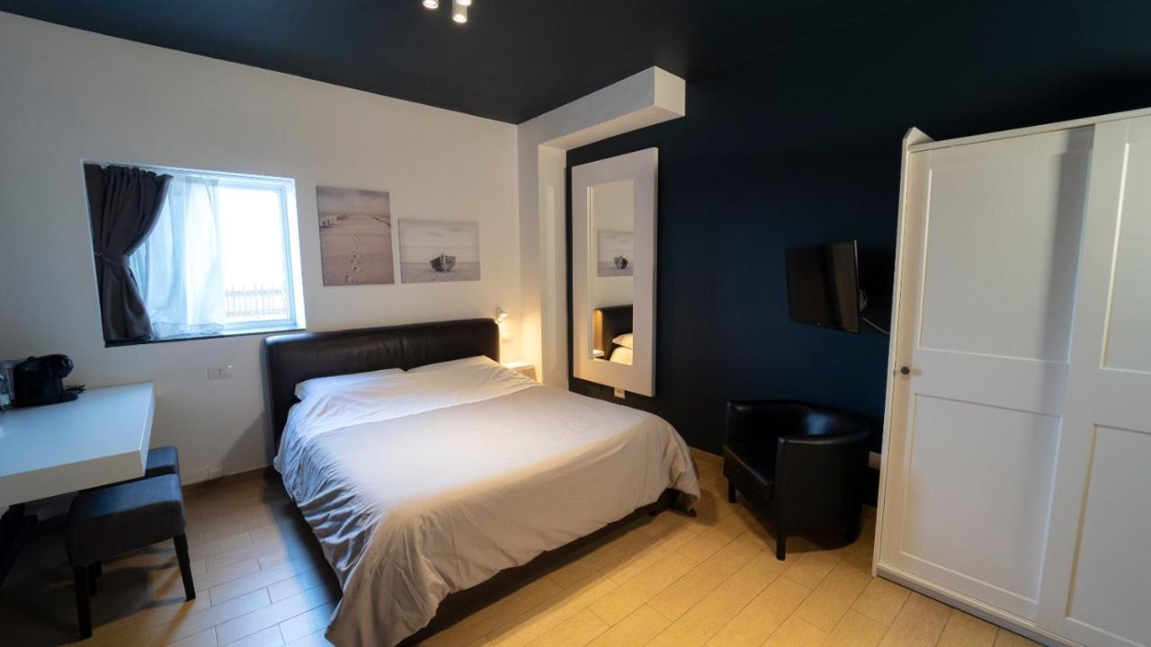 La Palma Del Sol Bed & Breakfast บาร์เลตตา ภายนอก รูปภาพ