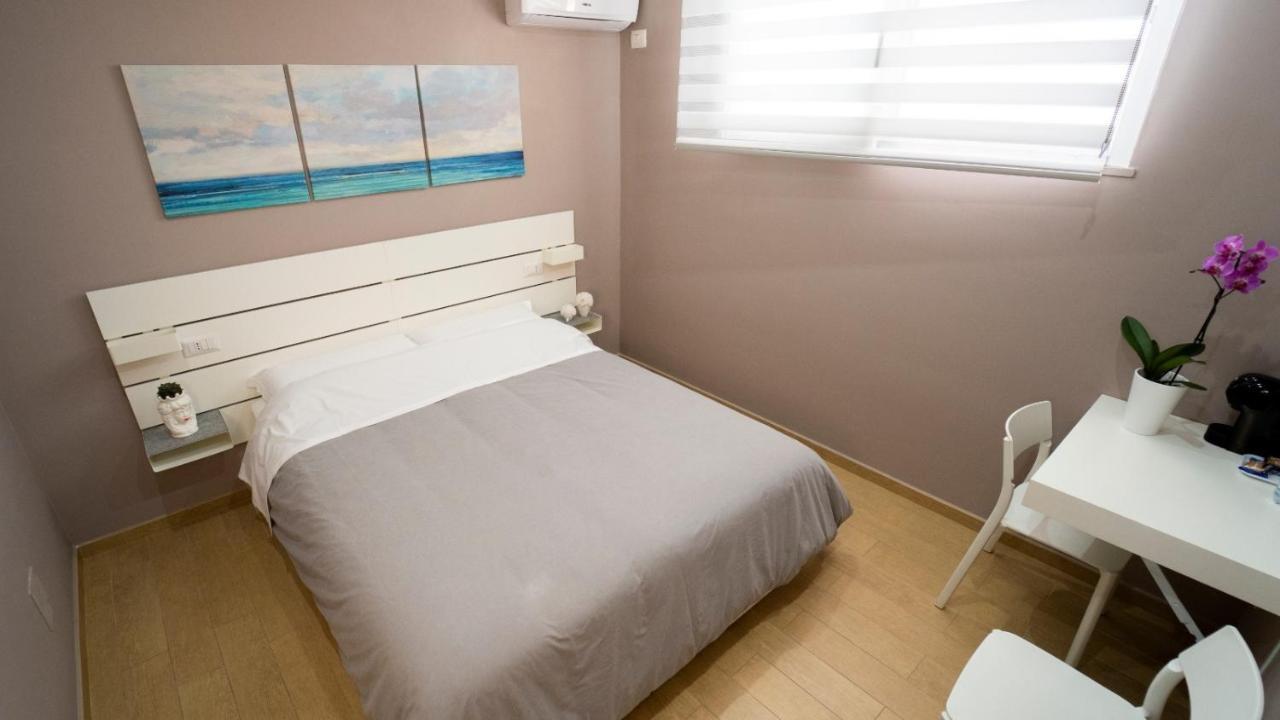 La Palma Del Sol Bed & Breakfast บาร์เลตตา ภายนอก รูปภาพ