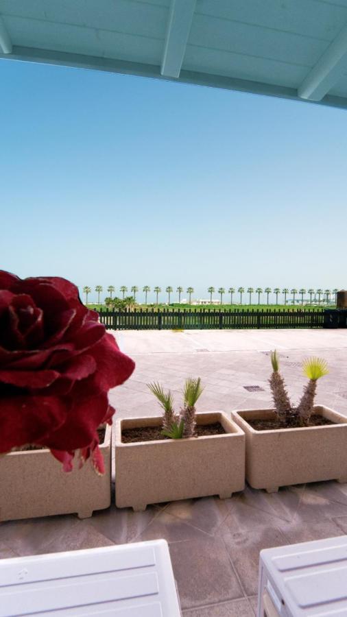 La Palma Del Sol Bed & Breakfast บาร์เลตตา ภายนอก รูปภาพ